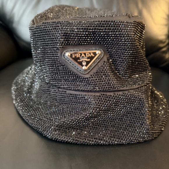 PRADA WOMEN'S BLACK CRYSTAL EMBELLISHED BUCKET HAT ONE SIZE EXCELLENT - Picture 3 of 5